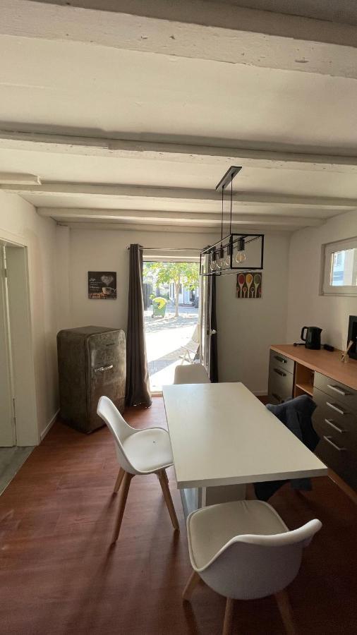 Ferienwohnung Oase im Hinterhofhaus,Terrasse, Fahrräder, Parkplatz, Ruhe, Netfilx Duisburg Exterior foto