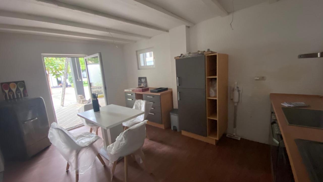 Ferienwohnung Oase im Hinterhofhaus,Terrasse, Fahrräder, Parkplatz, Ruhe, Netfilx Duisburg Exterior foto