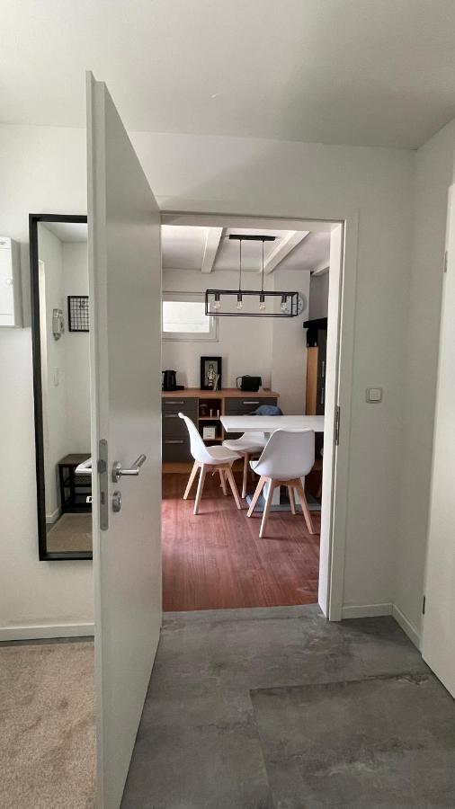 Ferienwohnung Oase im Hinterhofhaus,Terrasse, Fahrräder, Parkplatz, Ruhe, Netfilx Duisburg Exterior foto