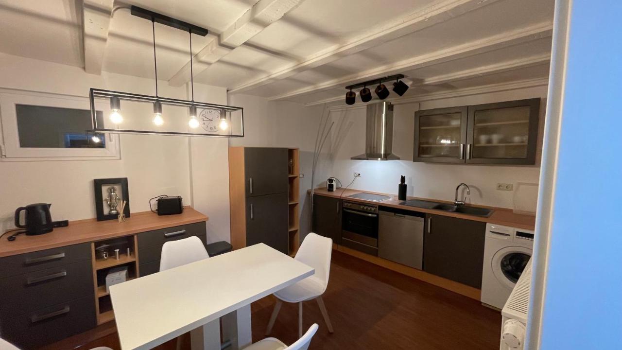 Ferienwohnung Oase im Hinterhofhaus,Terrasse, Fahrräder, Parkplatz, Ruhe, Netfilx Duisburg Exterior foto