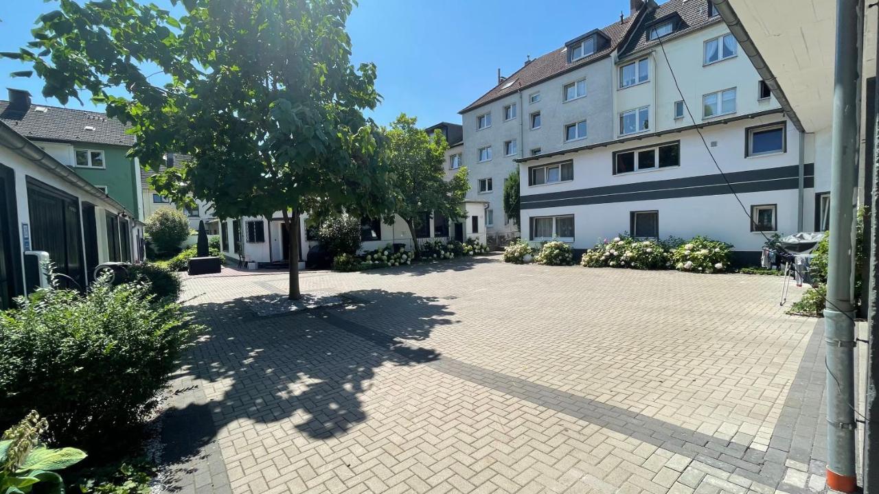 Ferienwohnung Oase im Hinterhofhaus,Terrasse, Fahrräder, Parkplatz, Ruhe, Netfilx Duisburg Exterior foto