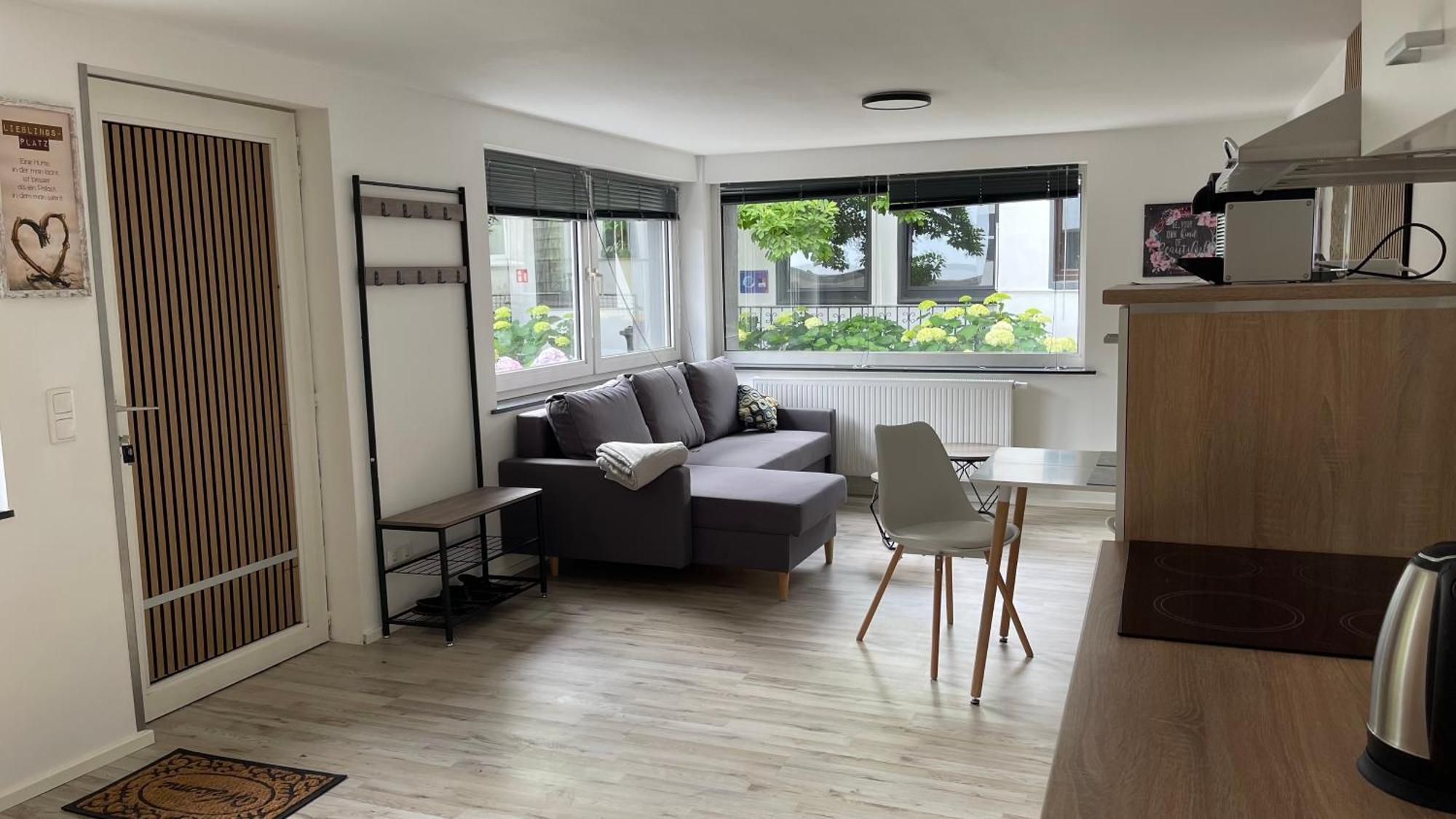 Ferienwohnung Oase im Hinterhofhaus,Terrasse, Fahrräder, Parkplatz, Ruhe, Netfilx Duisburg Exterior foto