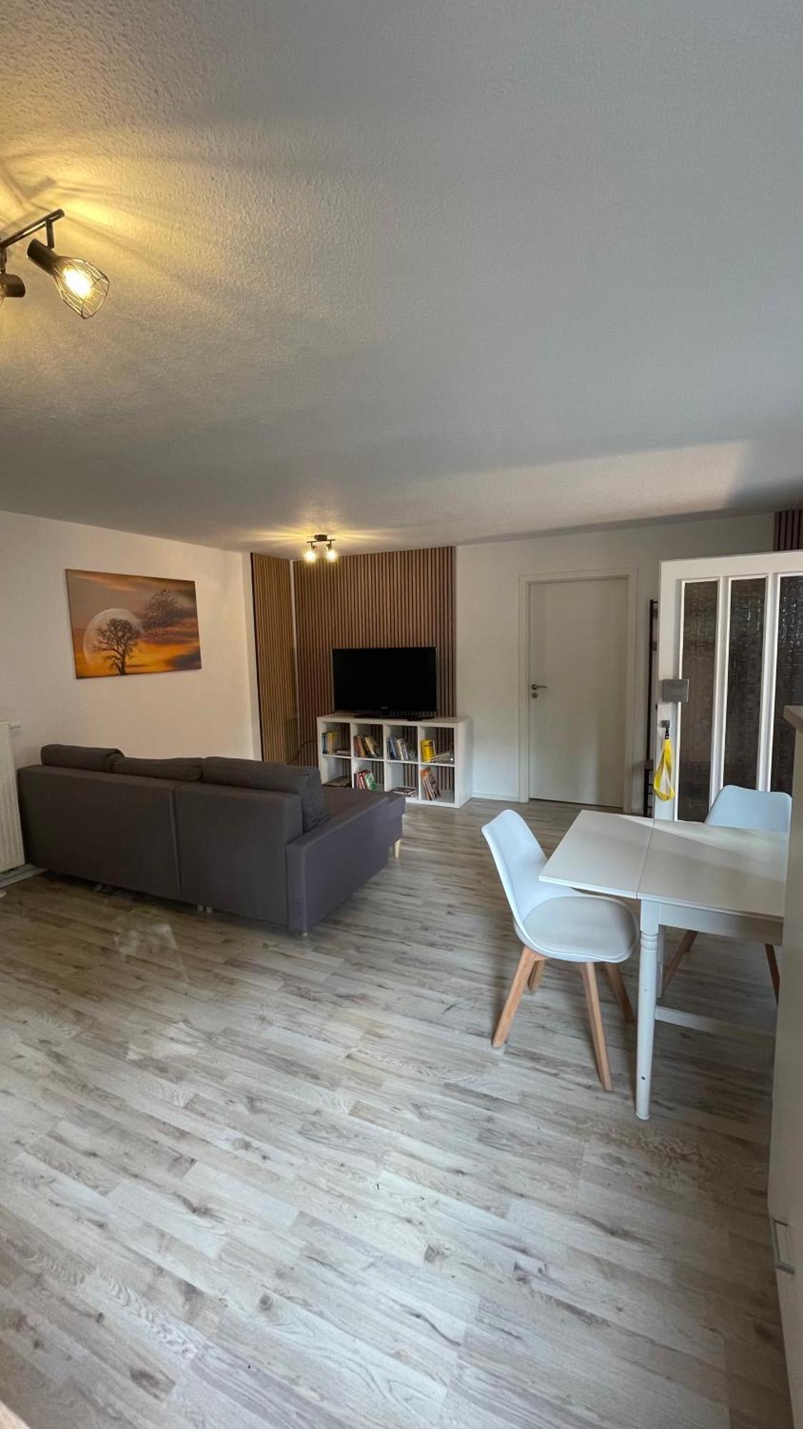 Ferienwohnung Oase im Hinterhofhaus,Terrasse, Fahrräder, Parkplatz, Ruhe, Netfilx Duisburg Exterior foto